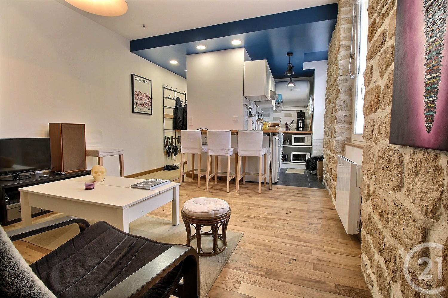 Appartement à vendre - 2 pièces - 27 m2 - CHARENTON LE PONT - 94 - ILE-DE-FRANCE