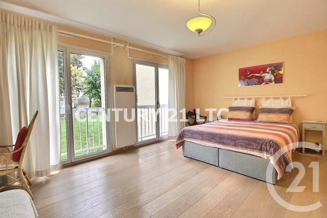 Afficher la photo en grand Appartement F3 à vendre - 3 pièces - 75.0 m2 - ST MAURICE - 94 - ILE-DE-FRANCE - Century 21 Ltc