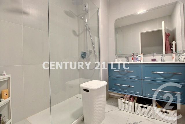 Appartement F3 à vendre - 3 pièces - 74.12 m2 - CHARENTON LE PONT - 94 - ILE-DE-FRANCE - Century 21 Ltc
