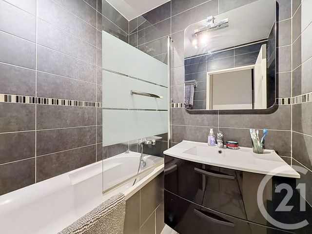 Appartement F4 à vendre - 4 pièces - 92.97 m2 - CHARENTON LE PONT - 94 - ILE-DE-FRANCE - Century 21 Ltc
