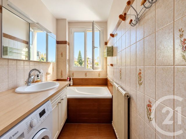 Appartement F4 à vendre - 4 pièces - 65.23 m2 - CHARENTON LE PONT - 94 - ILE-DE-FRANCE - Century 21 Ltc